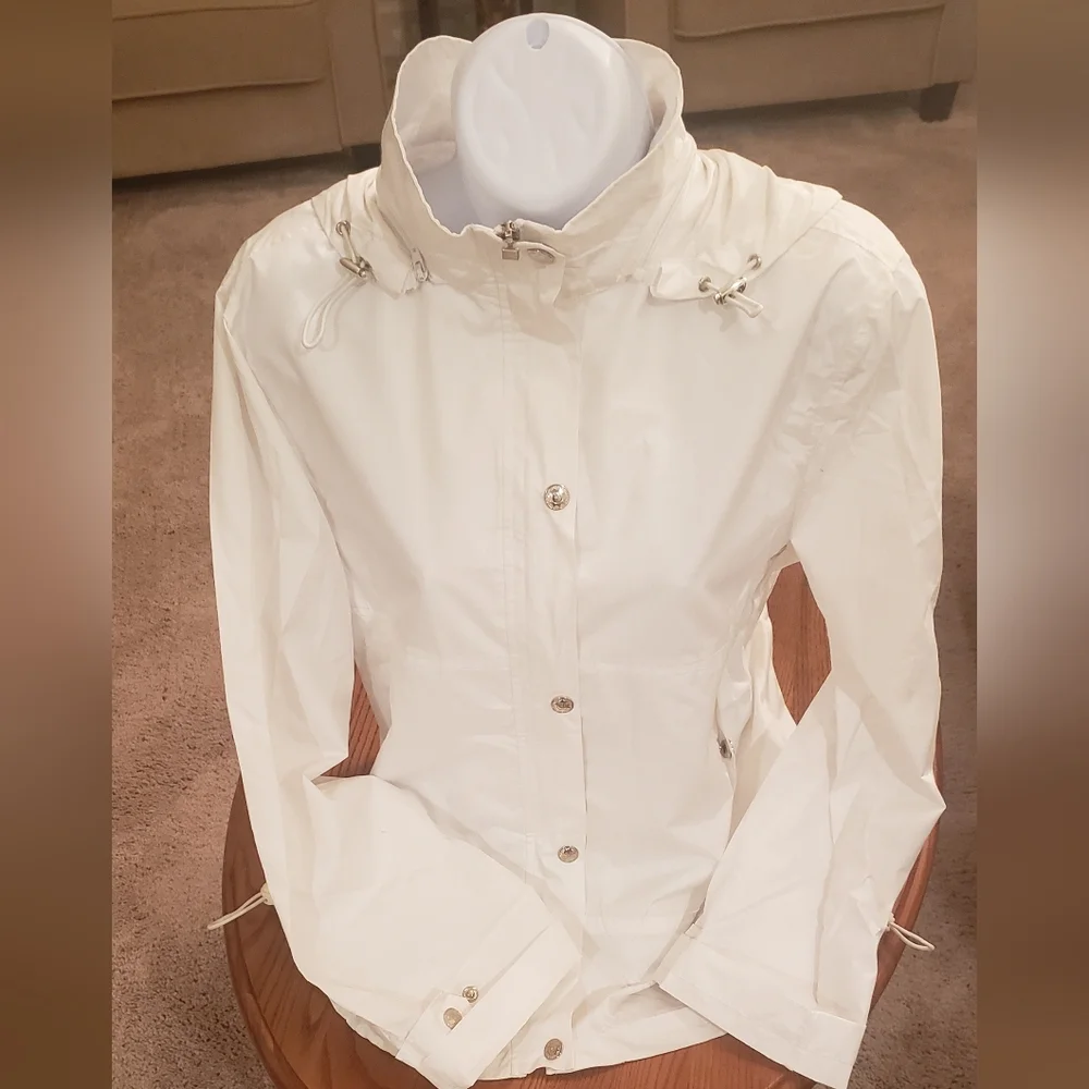 CLN Sweden white hooded windbreaker, size S - NEW - Picture 1 of 10